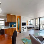 Stunning High-Rise Corner Condo With Panoramic Ocean & City Views And Free Parking