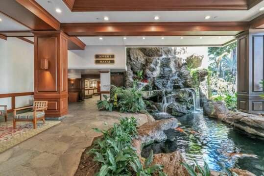 Apartment Stunning High-rise Corner With Panoramic Ocean & Views And Free Parking Honolulu