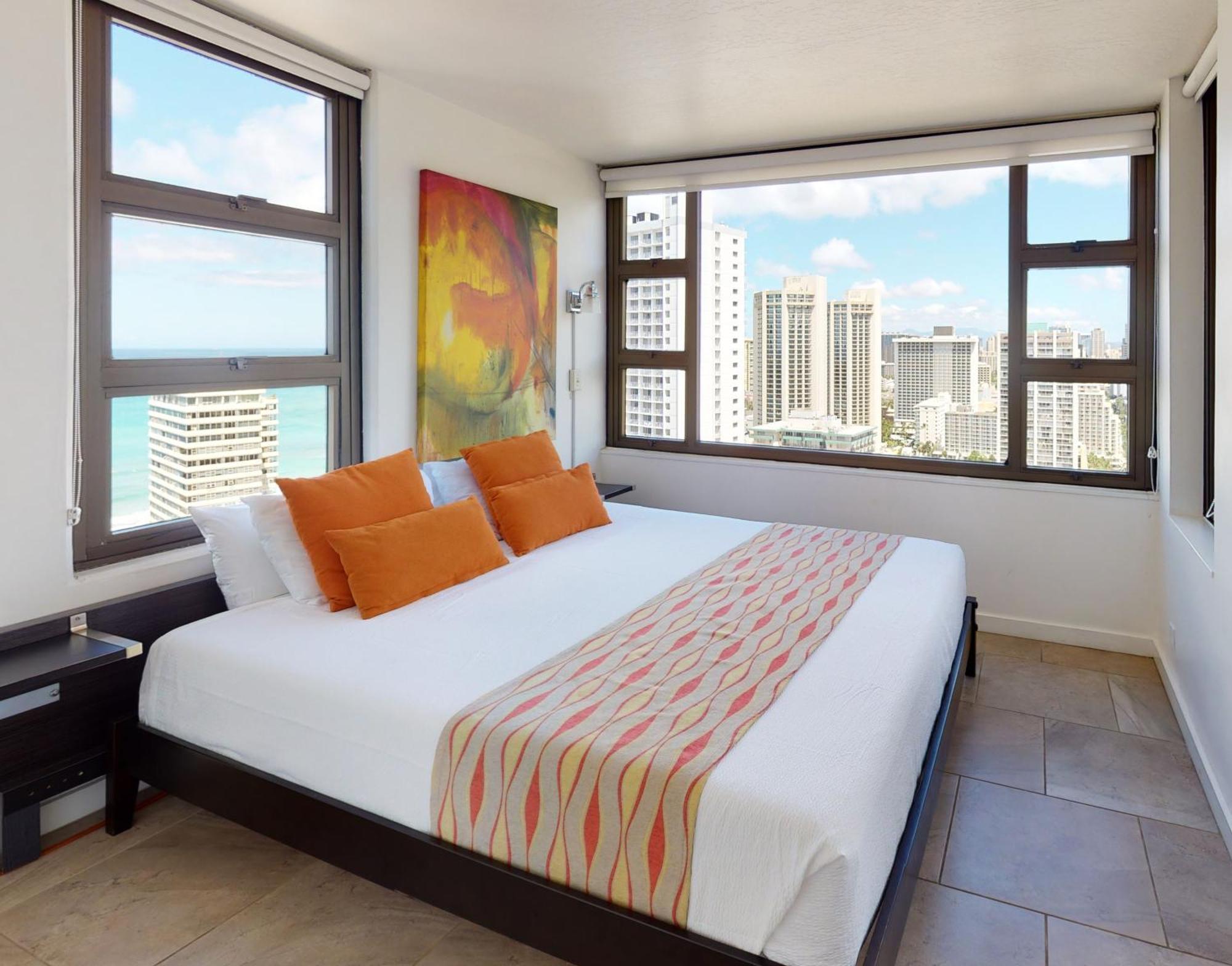 Apartment Stunning High-rise Corner With Panoramic Ocean & Views And Free Parking Honolulu