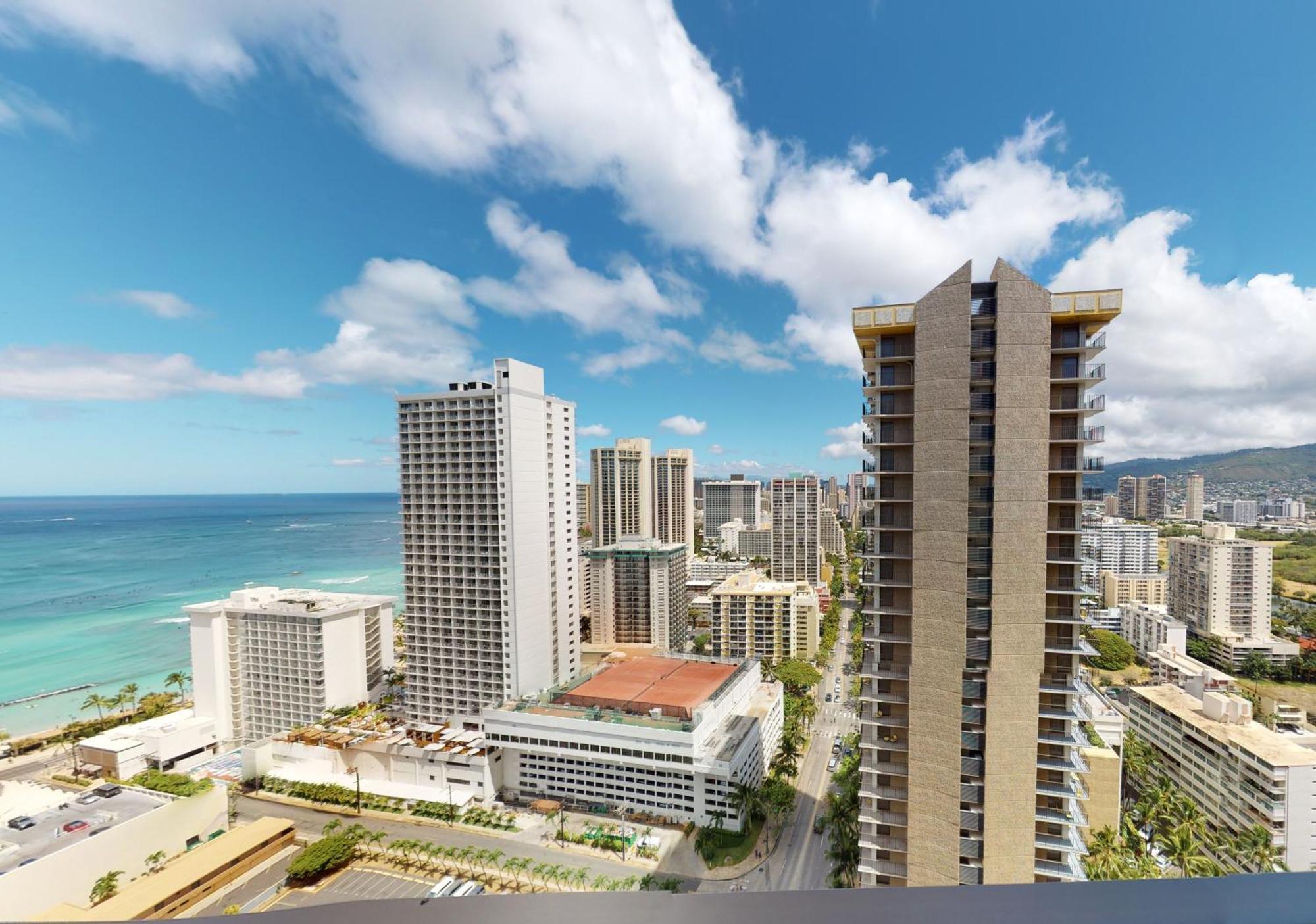 Stunning High-rise Corner With Panoramic Ocean & Views And Free Parking Apartment Honolulu